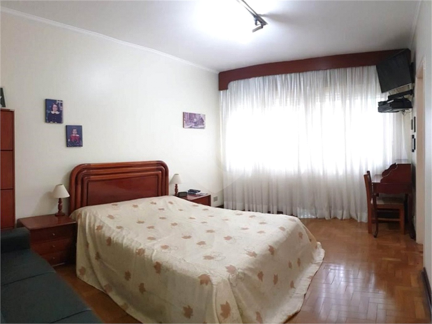 Sobrado à venda com 4 quartos, sendo 1 suíte,  em Sumaré, São Paulo, SP