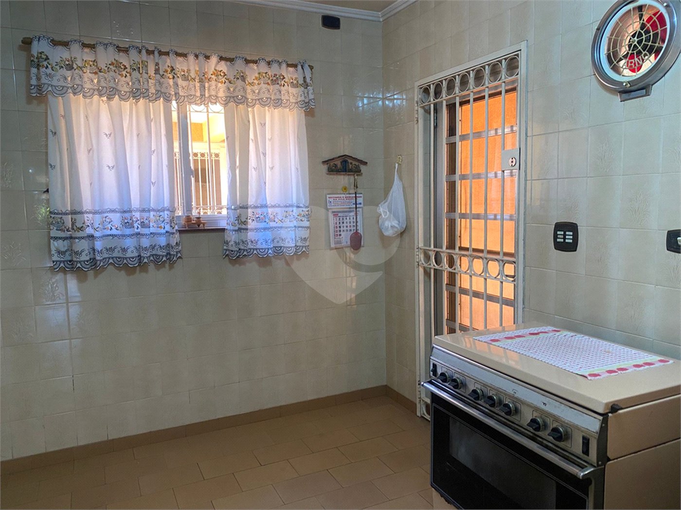 Casa à venda com 2 quartos, sendo 1 suíte, em Vila Rosália, Guarulhos, SP