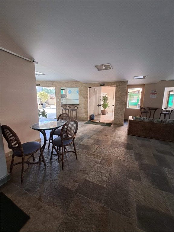 Apartamento à venda com 3 quartos, sendo 1 suíte,  em Enseada, Guarujá, SP