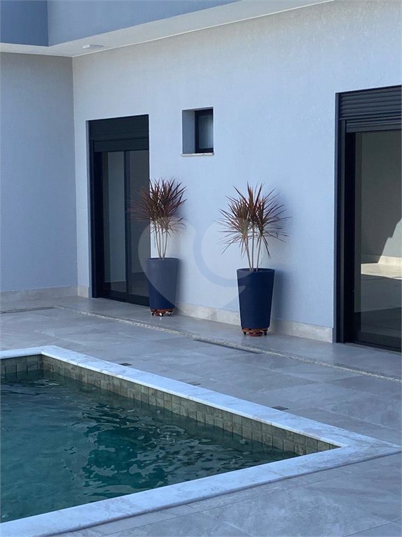 Casa à venda com 3 suítes no condomínio Residencial Maria Dulce, Indaiatuba - SP