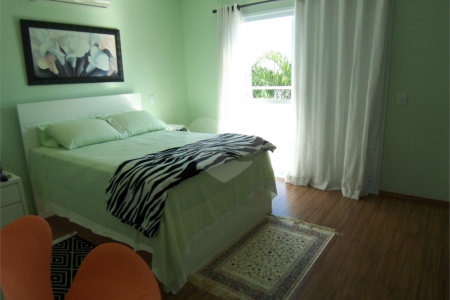 Casa à venda com 3 suítes no condomínio Residencial Recanto dos Paturis, Vinhedo - SP