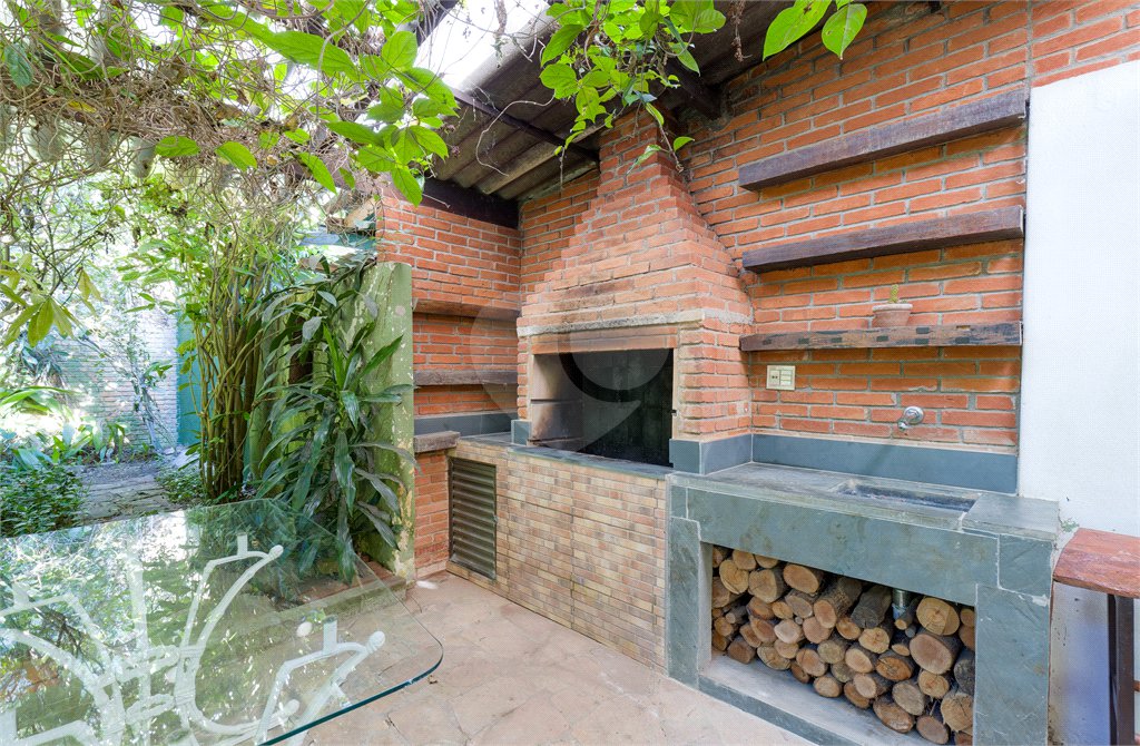 Casa Térrea à venda com 5 quartos, sendo 2 suítes, em Alto da Boa Vista, São Paulo, SP