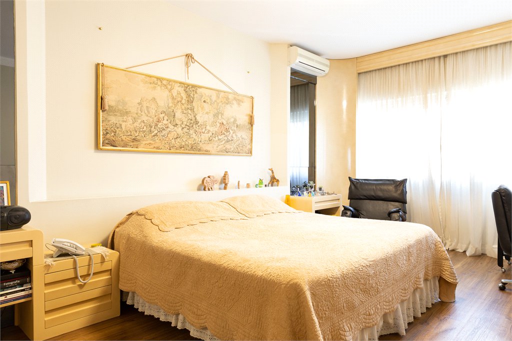 Apartamento à venda com 4 quartos, sendo 2 suítes, em Jardim Paulista, São Paulo, SP