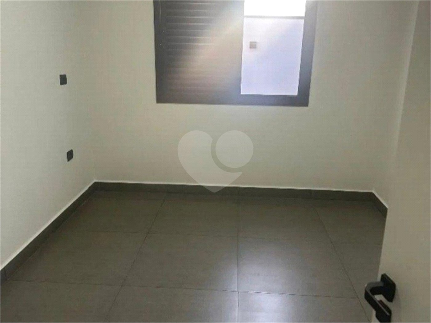 Casa à venda com 3 quartos, sendo 1 suíte, no condomínio Horto Florestal Villagio, Sorocaba - SP