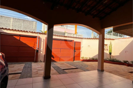 Sobrado à venda com 3 quartos, sendo 2 suítes,  em Alto Ipiranga, Mogi das Cruzes, SP