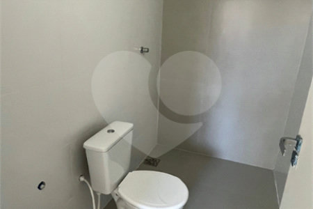 Sobrado à venda com 4 quartos, sendo 3 suítes, em Jardim Paulista, Atibaia, SP