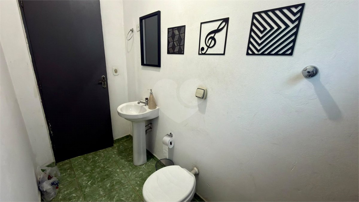 Sobrado à venda com 4 quartos, sendo 1 suíte, em Jardim Wanel Ville V, Sorocaba, SP