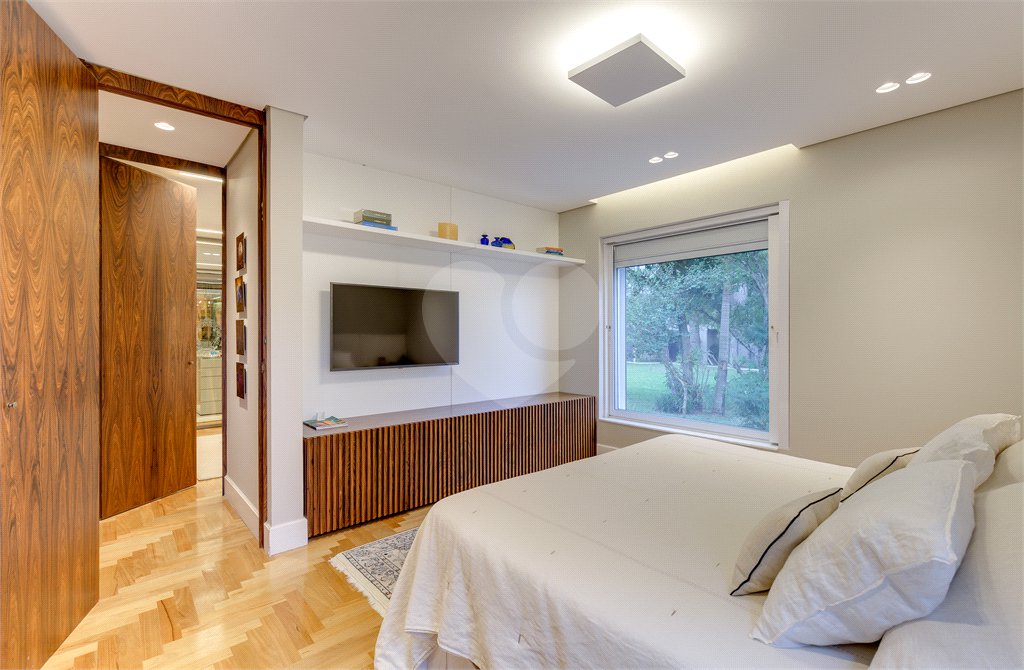 Casa Térrea à venda ou para alugar com 4 suítes em Alto da Boa Vista, São Paulo, SP