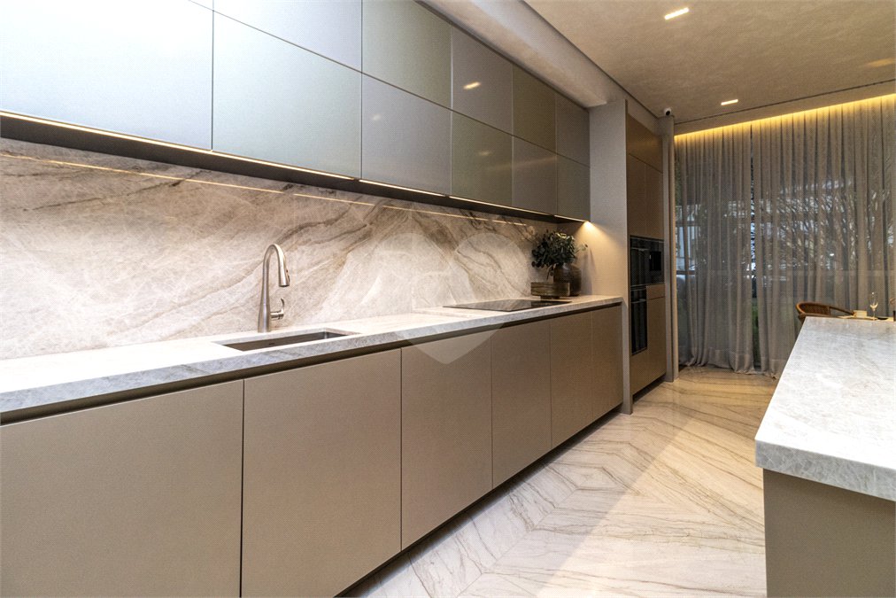 Apartamento à venda com 4 suítes em Jardim Guedala, São Paulo, SP