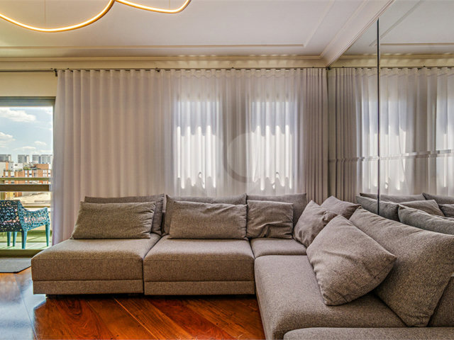 Apartamento à venda com 4 quartos, sendo 3 suítes,  em Morumbi, São Paulo, SP