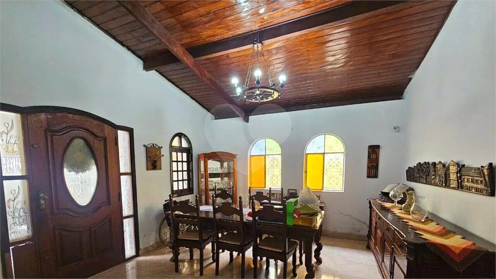 Casa Térrea à venda com 3 quartos, sendo 1 suíte, no Centro, Poá, SP