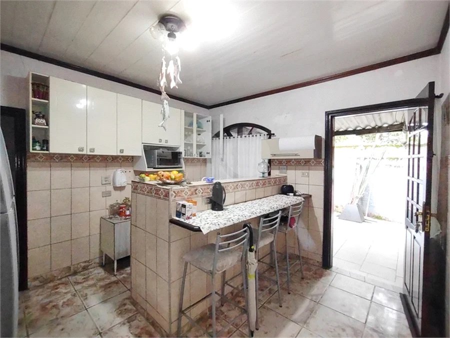 Casa Térrea de Esquina à Venda no Parque Vitória – Excelente Potencial!