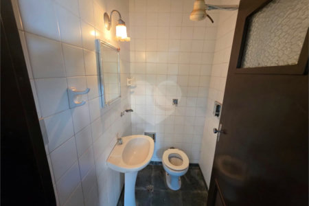 Casa Térrea 5 quartos bem localizada com piscina.