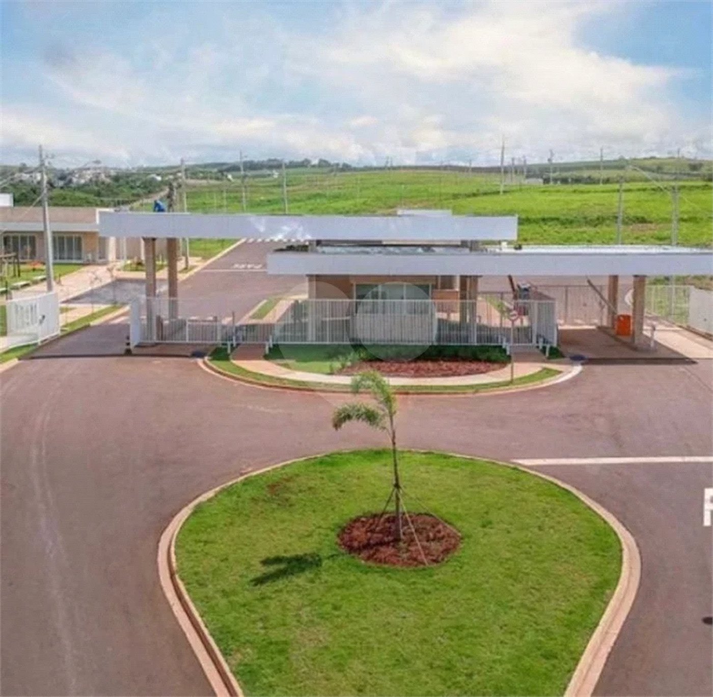 Terreno a venda com 300 metros quadrados no Condomínio Soleil
