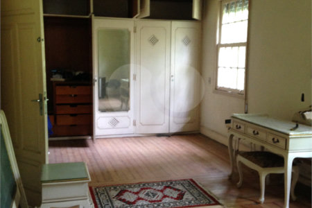 Casa à venda com 4 quartos, sendo 1 suíte,  em Jardim Petrópolis, São Paulo, SP