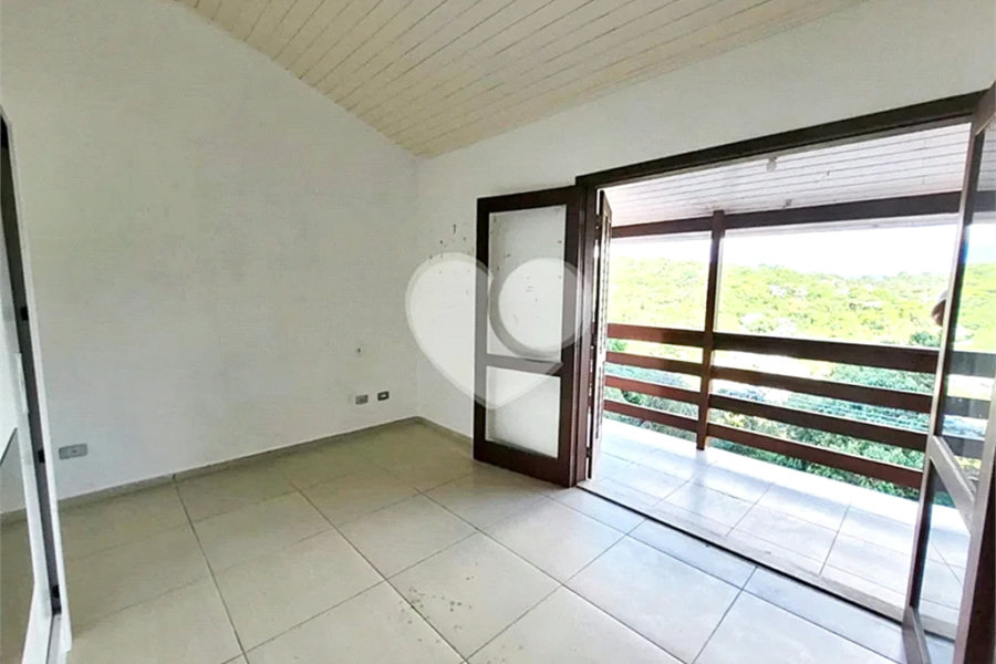 Casa à venda ou para alugar com 7 quartos, sendo 5 suítes, no condomínio Sausalito, Mairiporã - SP
