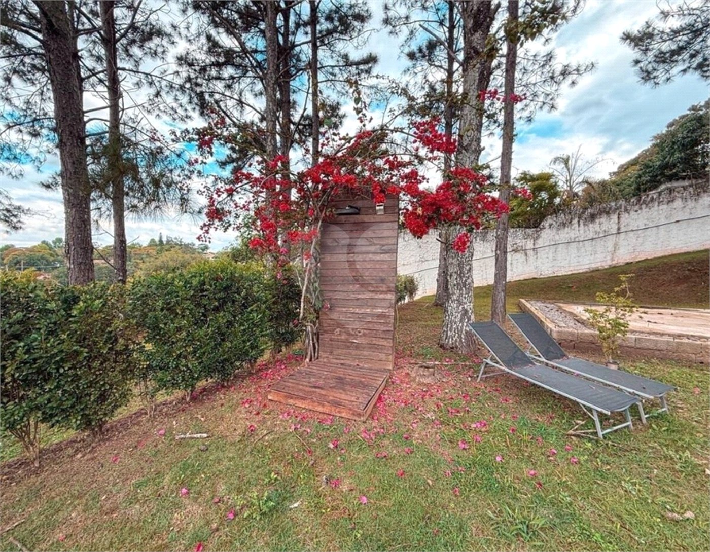 Casa à venda com 3 quartos, sendo 1 suíte,  em Chácara São João, Carapicuíba, SP