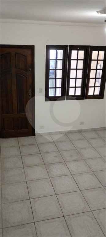 Sobrado à venda com 4 quartos, sendo 1 suíte, em Vila Nivi, São Paulo, SP
