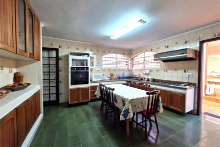 Casa à venda com 4 quartos, sendo 1 suíte, em Alto da Boa Vista, São Paulo, SP
