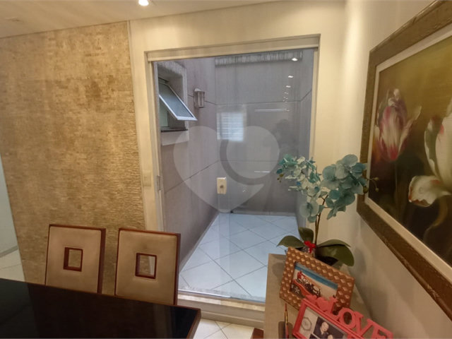 Sobrado à venda com 3 suítes em Vila Nivi, São Paulo, SP