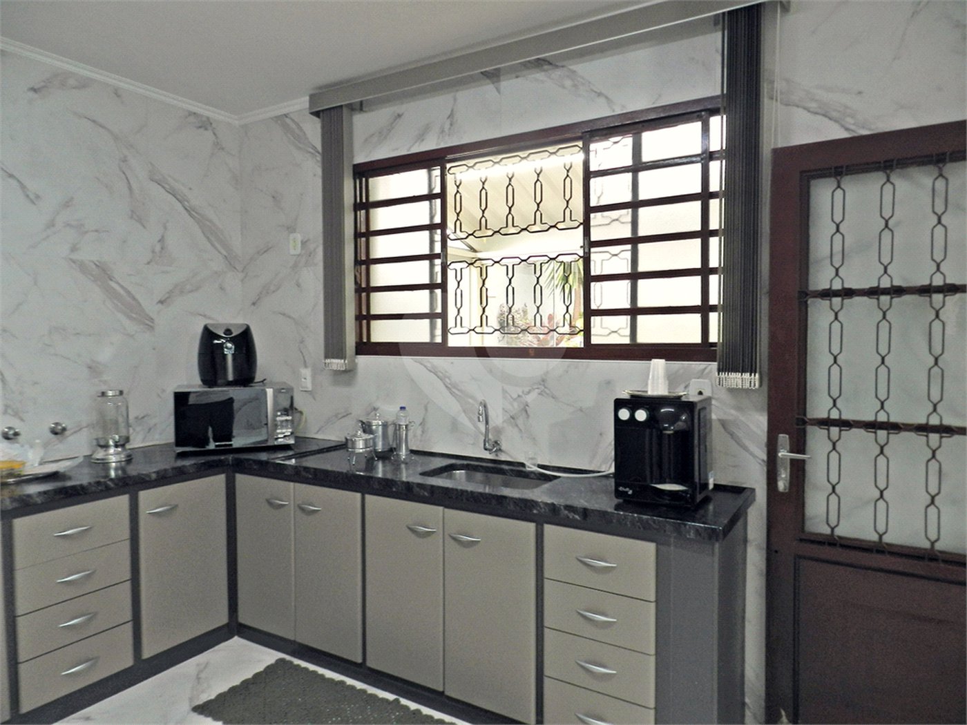 Sobrado à venda com 4 quartos, sendo 3 suítes, em Jardim Paulistano, Ribeirão Preto, SP