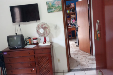 Casa à venda com 3 quartos em Colina dos Pinheiros, Valinhos, SP