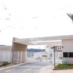 Casa à venda com 3 quartos, sendo 1 suíte, no condomínio Village Christian, São Roque - SP