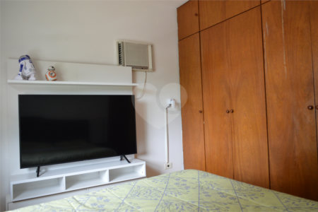 Casa à venda com 3 quartos, sendo 1 suíte, em Jardim Prudência, São Paulo, SP