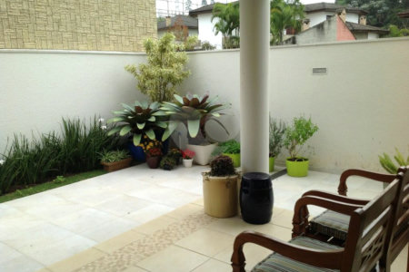 Casa à venda com 3 quartos, sendo 2 suítes,  no condomínio Real Park - Vila Oliveira, Mogi das Cruzes - SP