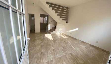 Casa à venda com 2 suítes em Vila Amélia, Poá, SP