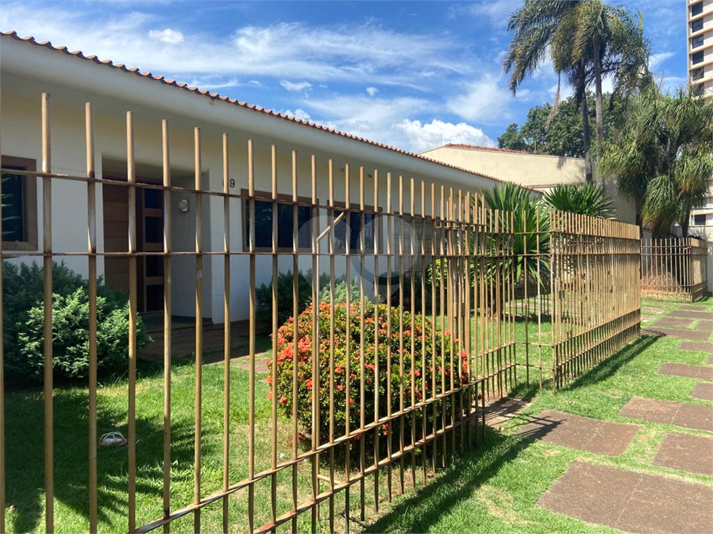 Casa à venda com 3 suítes em Jardim Primavera, Araraquara, SP