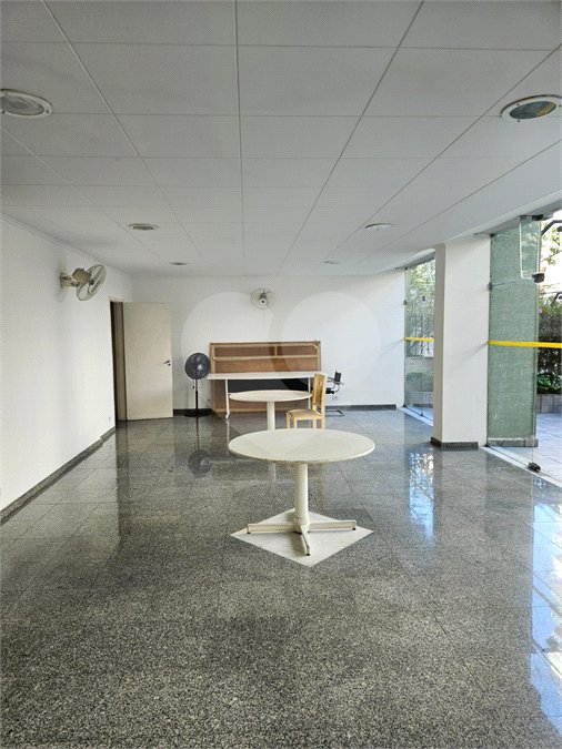 Apartamento à venda com 3 quartos, sendo 1 suíte,  em Itaim Bibi, São Paulo, SP