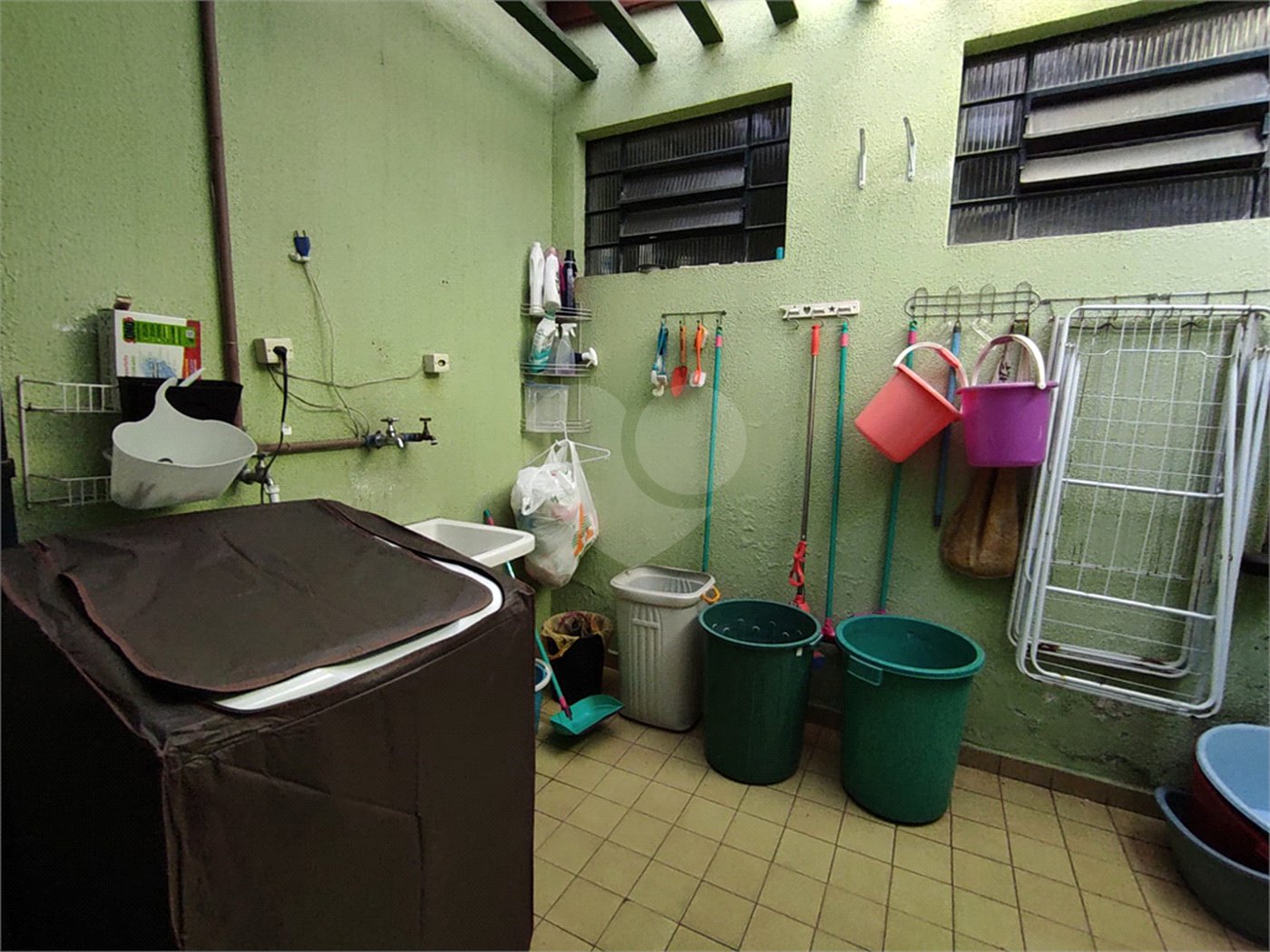 Casa à venda com 3 quartos, sendo 1 suíte, no Centro, Poá, SP