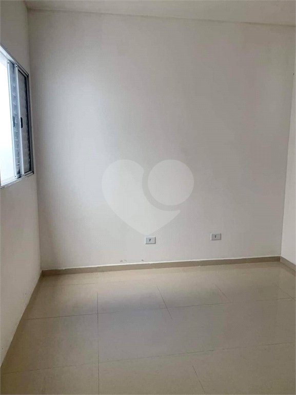 Casa à venda com 2 quartos, sendo 1 suíte, no condomínio Sem Nome, Suzano - SP