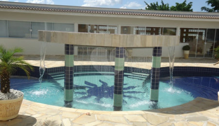 Casa à venda com 6 quartos, sendo 4 suítes, no condomínio Monte Belo, Salto - SP