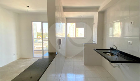 Apartamento à venda com 2 quartos, sendo 1 suíte,  em Vila Galvão, Guarulhos, SP