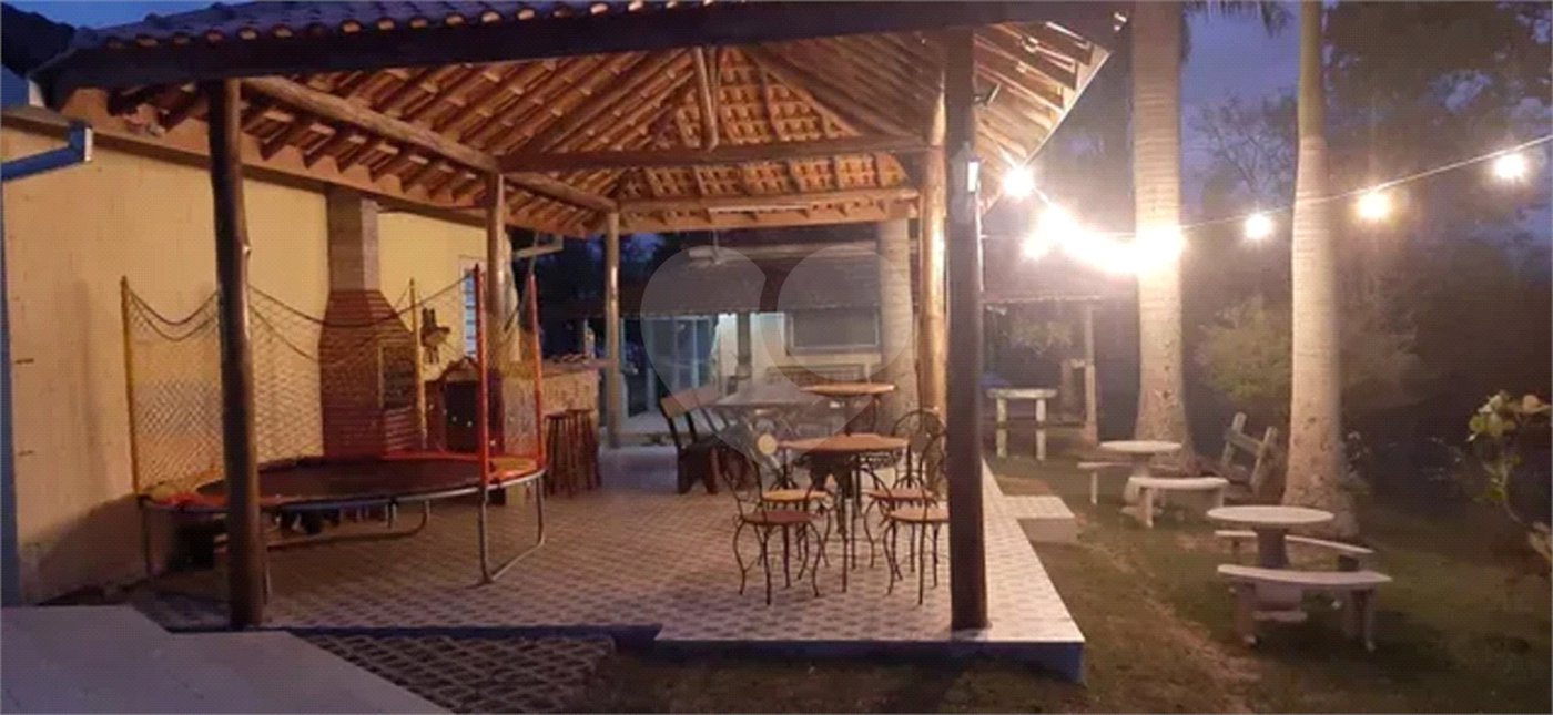Chácara à venda com 3 suítes em Vila São Geraldo, São José dos Campos, SP
