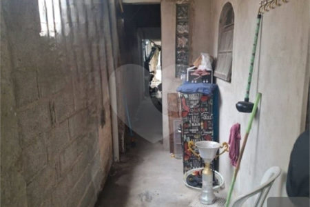 Casa à venda com 5 quartos, sendo 2 suítes, em Parque Maria Helena, Suzano, SP