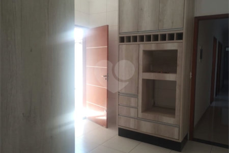 Casa à venda com 3 quartos, sendo 1 suíte, em Parque Industrial, São José dos Campos, SP