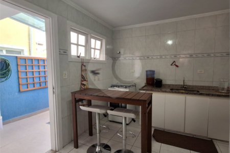 Casa à venda com 3 quartos, sendo 1 suíte, no condomínio Smallville, São Paulo - SP