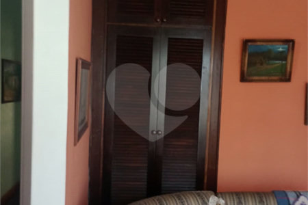 Casa à venda com 3 quartos, sendo 1 suíte,  no Centro, Mogi das Cruzes, SP