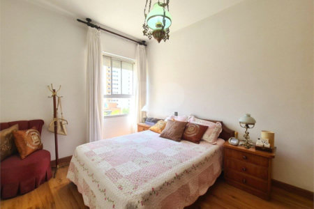 Apartamento à venda com 3 quartos, sendo 1 suíte, em Jardim das Acácias, São Paulo, SP
