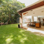 Casa à venda com 5 quartos, sendo 4 suítes, no condomínio Figueira Garden, Atibaia - SP