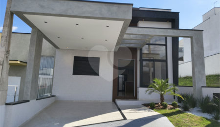 Casa à venda com 3 quartos, sendo 1 suíte,  no condomínio Horto Florestal Villagio, Sorocaba - SP