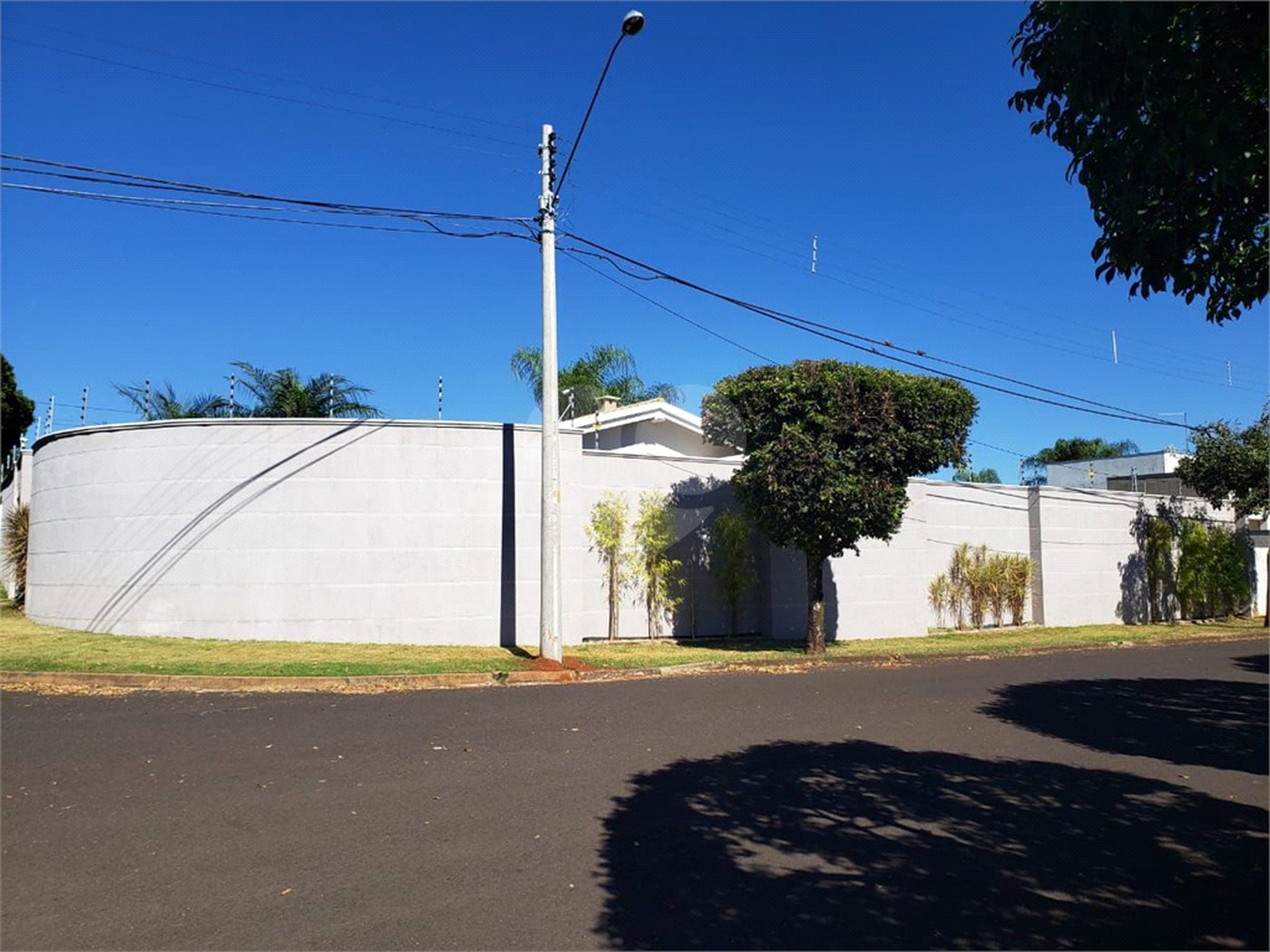 Casa à venda com 3 suítes em Vila Harmonia, Araraquara, SP