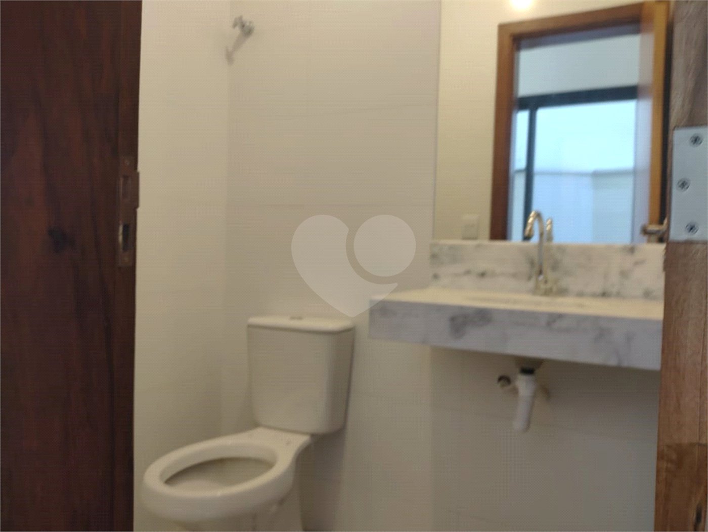 Casa à venda com 3 suítes no condomínio Santa Isabel I, Louveira - SP
