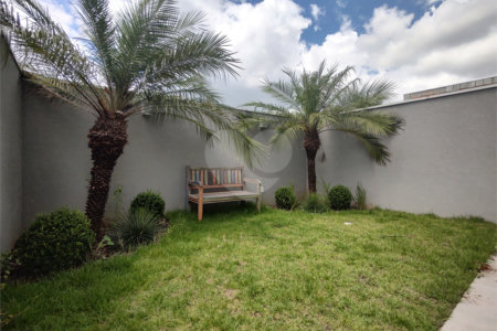 Casa Térrea à venda com 3 suítes em Jardim do Lago, Atibaia, SP