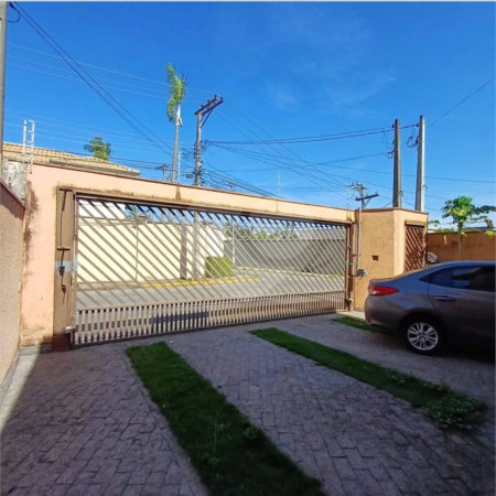 Casa à venda com 4 quartos, sendo 2 suítes,  em Vila Oliveira, Mogi das Cruzes, SP