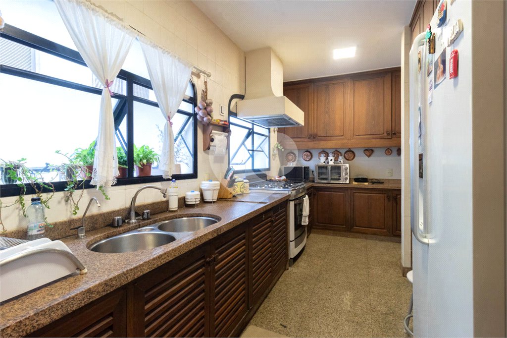 Apartamento à venda com 4 quartos, sendo 1 suíte, em Jardim Paulista, São Paulo, SP