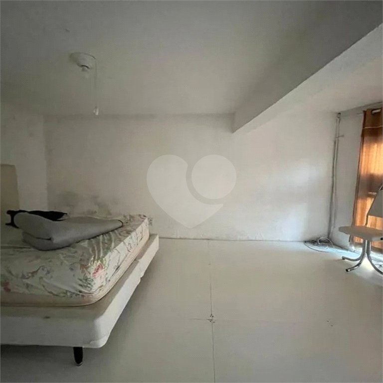 Casa à venda com 2 quartos, sendo 1 suíte, em Parque Maria Domitila, São Paulo, SP